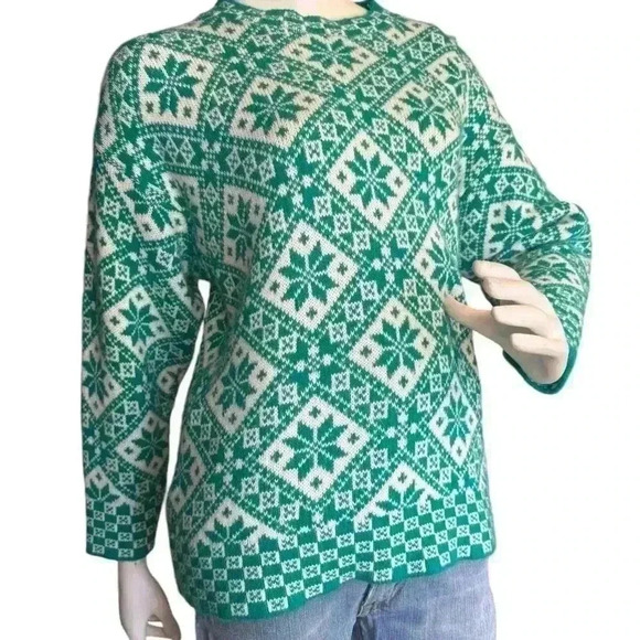 Cabin Creek Green/ white poinsettias pattern crew neck style sweater. - Picture 3 of 12